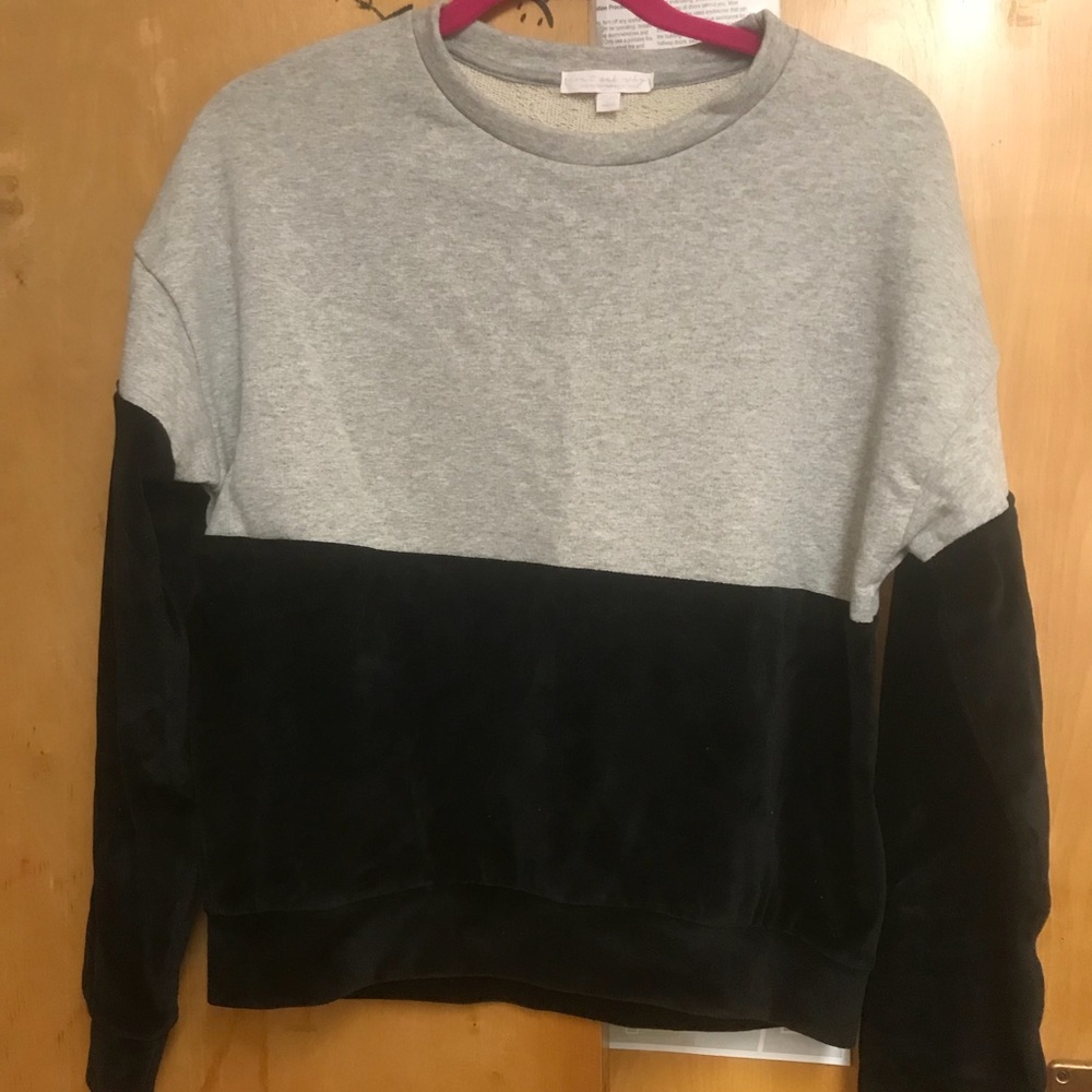 Color block pullover